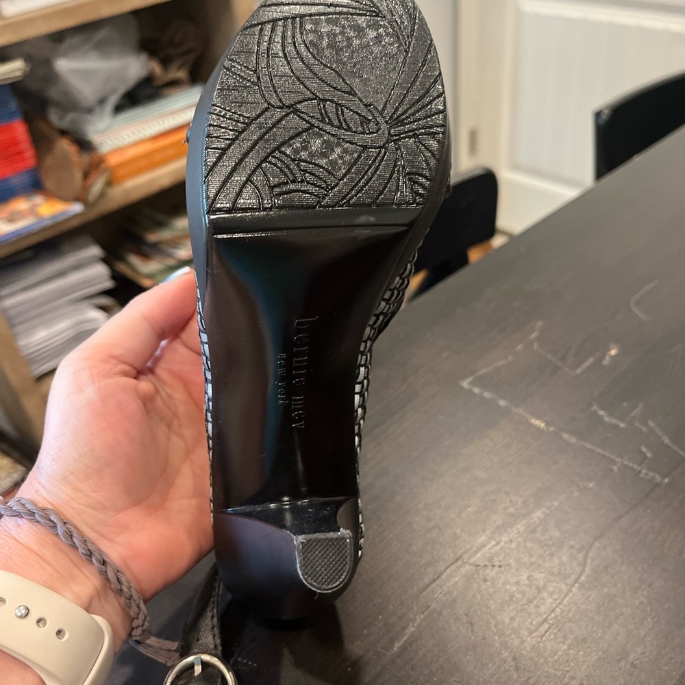 Bernie Mev check pumps 8 new